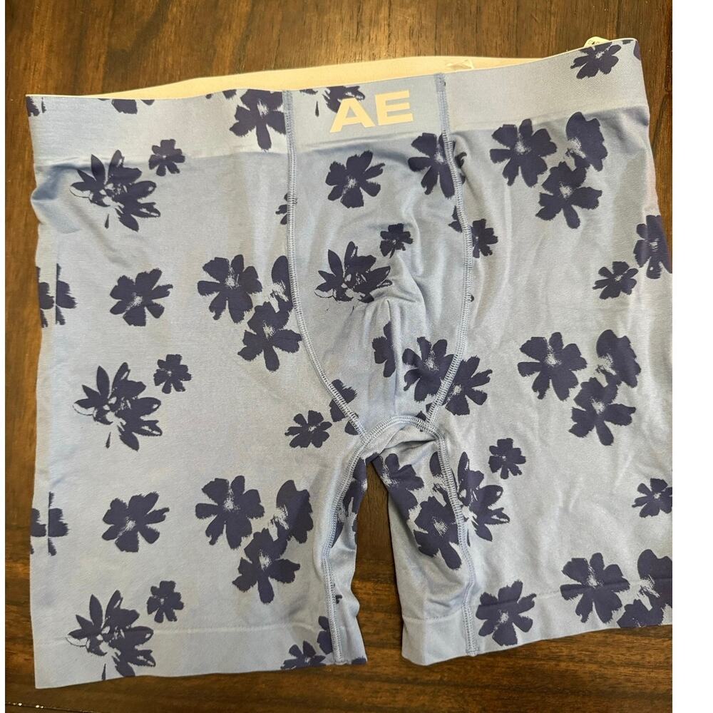 American Eagle Stealthmode boxer shorts navy blue floral print, size Medium